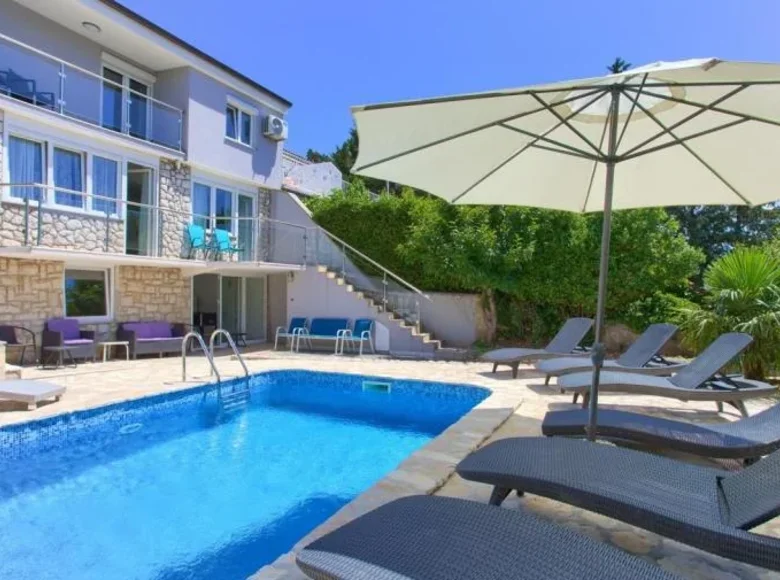 6 bedroom villa 200 m² Grad Novi Vinodolski, Croatia