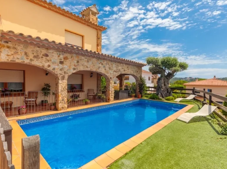 5 bedroom villa 274 m² Blanes, Spain