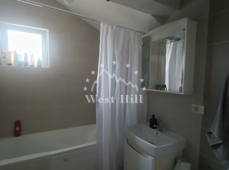 4 room house 270 m² Lepetane, Montenegro