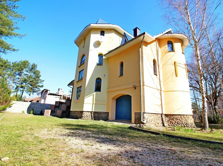 Cottage 423 m² Kalodziscanski sielski Saviet, Belarus