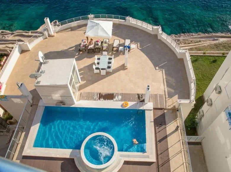 Appartement 2 chambres 179 m² Dobra Voda, Monténégro