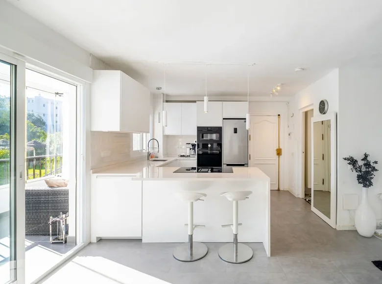 2 bedroom apartment 69 m² Arona, Spain