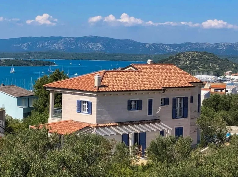 2 bedroom Villa 150 m² Grad Sibenik, Croatia