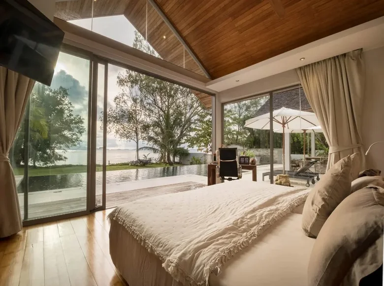 villa de 5 dormitorios 1 200 m² Thep Krasatti, Tailandia