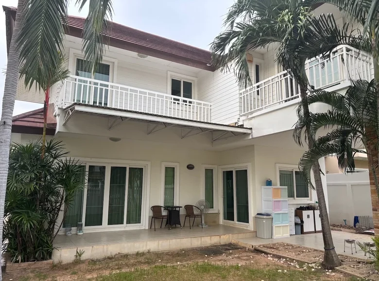3 bedroom villa 210 m² Huai Yai, Thailand