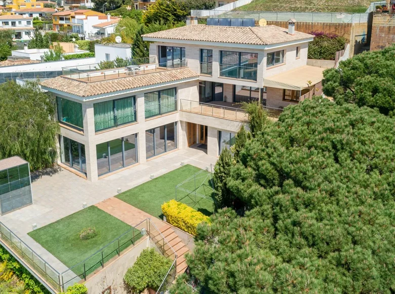 4-Schlafzimmer-Villa 632 m² Blanes, Spanien