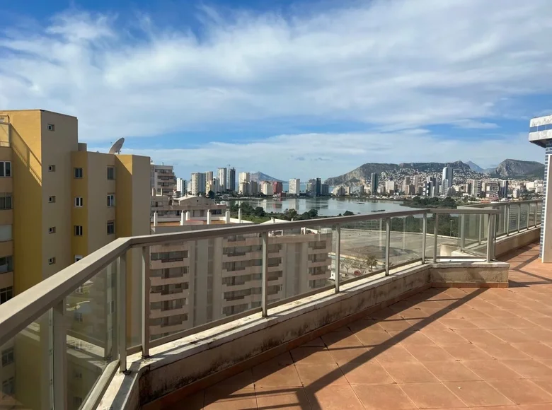 Mieszkanie 3 pokoi 134 m² Calp, Hiszpania