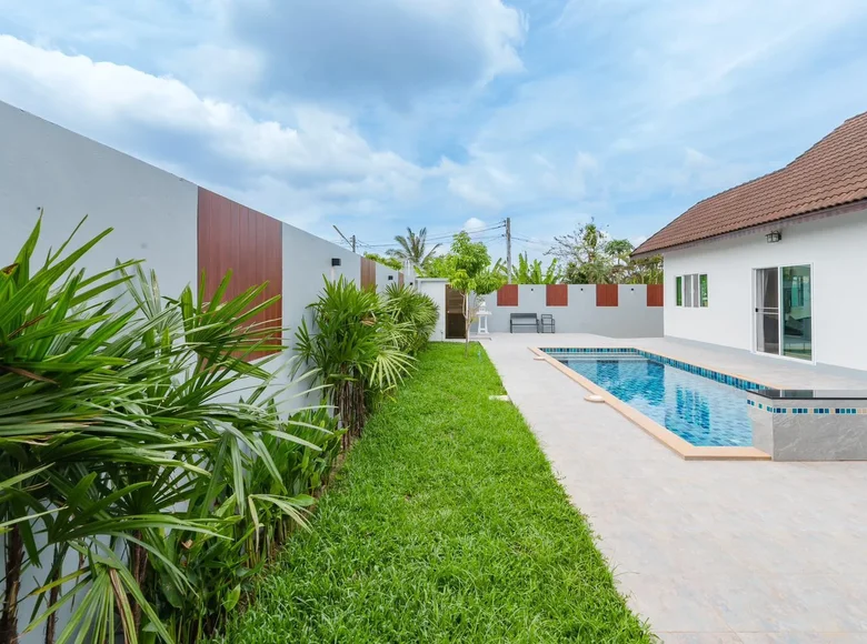 3-Schlafzimmer-Villa 250 m² Si Sunthon, Thailand