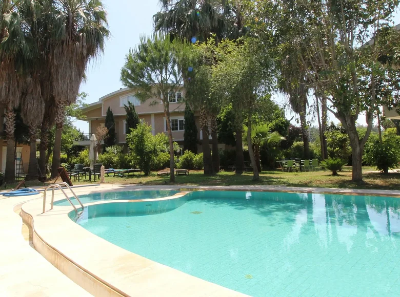 Дом 5 комнат 230 м² Серик, Турция