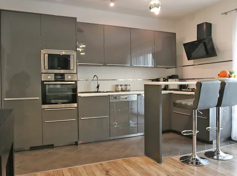 5 bedroom house 540 m² Bedzin, Poland
