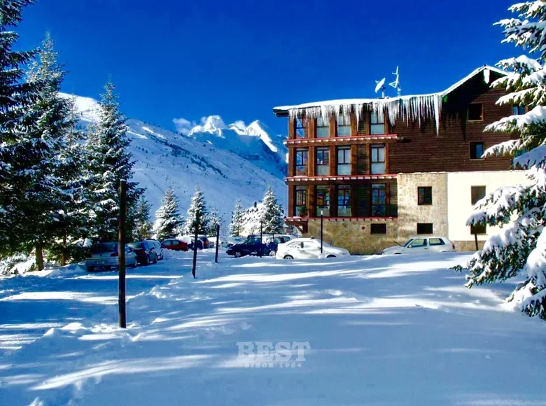 Hotel 3 450 m² Puente Sardas, Hiszpania