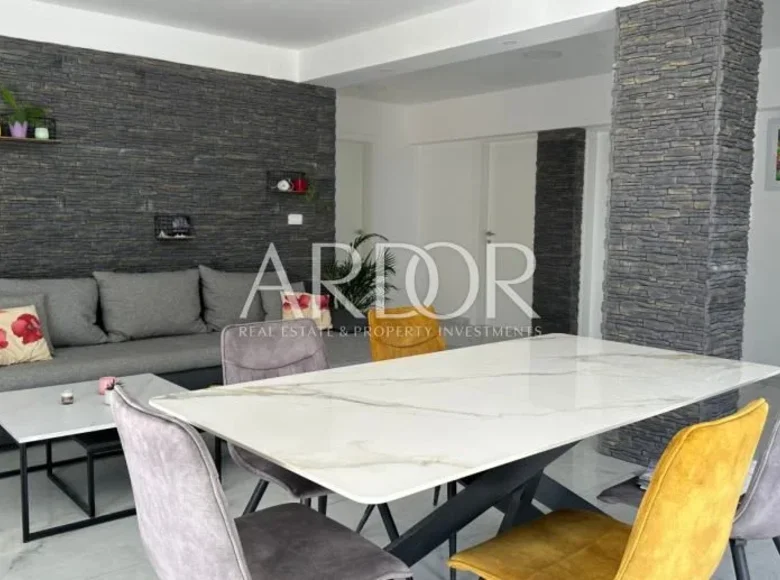 3 bedroom apartment 135 m² Banjol, Croatia