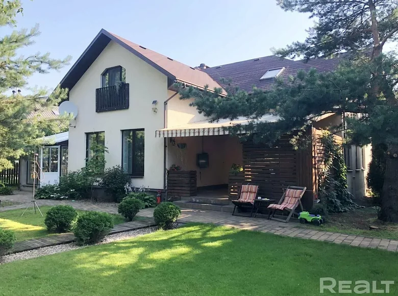 Cottage 378 m² Kalodziscanski sielski Saviet, Belarus