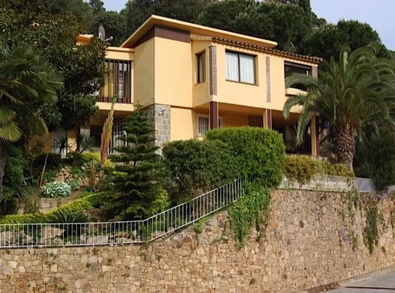 Villa de 4 dormitorios 250 m² Lloret de Mar, Španjolska