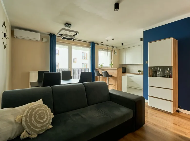 Mieszkanie 3 pokoi 70 m² Warszawa, Polska