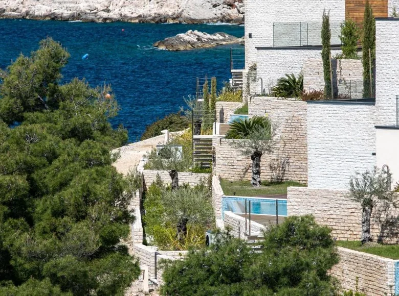 5 bedroom villa 320 m² Opcina Primosten, Croatia