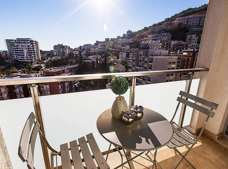 3 bedroom apartment 94 m² Budva, Montenegro