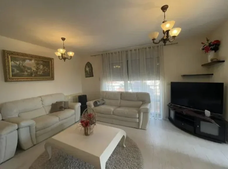 Wohnung 2 Schlafzimmer 129 m² in Becici, Montenegro