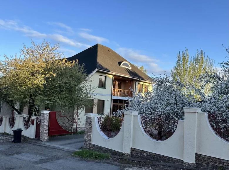 Коттедж 306 м² Орша, Беларусь