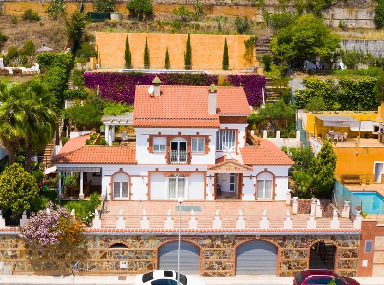 5-Schlafzimmer-Villa 470 m² Santa Susanna, Spanien