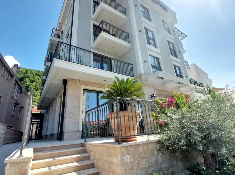 Commercial property 85 m² in Budva, Montenegro
