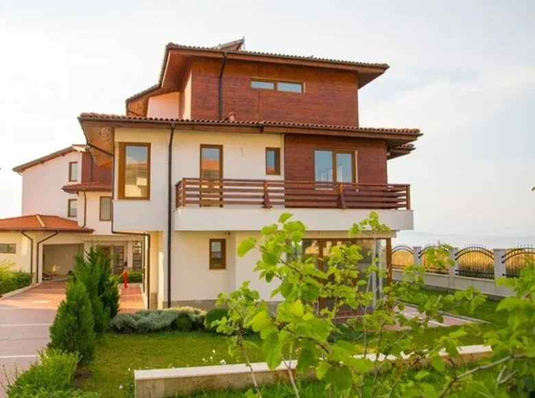 Mieszkanie 2 pokoi 70 m² Obzor, Bułgaria