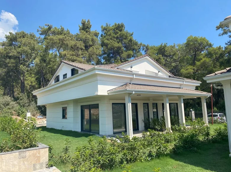 3 bedroom townthouse 136 m² Kemer, Turkey