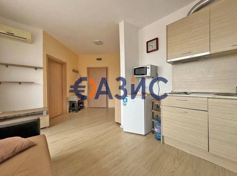 Mieszkanie 2 pokoi 54 m² Nesebyr, Bułgaria