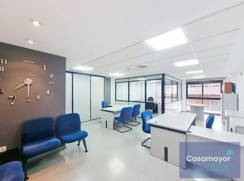 Office 74 m² in Alicante, Spain