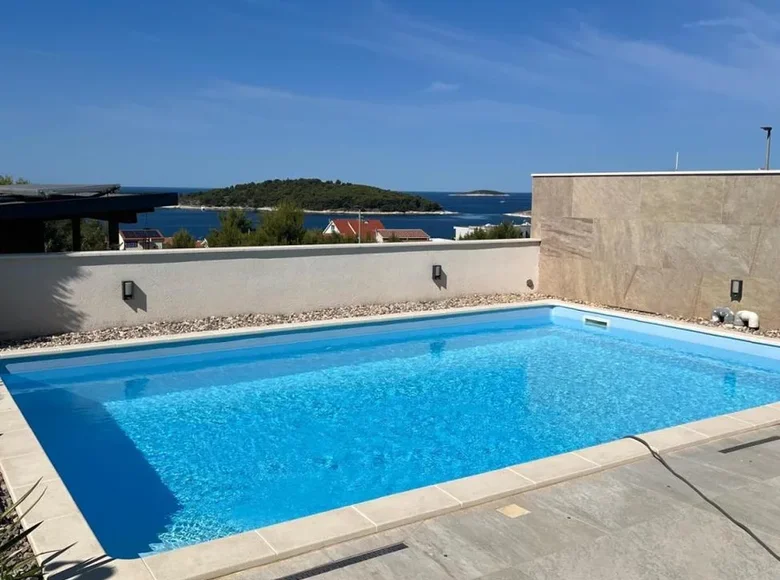 4 bedroom Villa 303 m² Opcina Rogoznica, Croatia