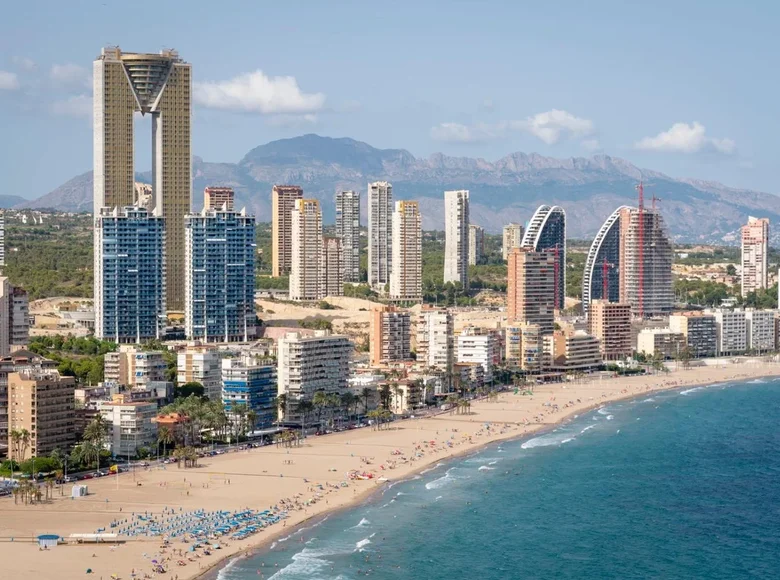 Mieszkanie 2 pokoi 96 m² Benidorm, Hiszpania