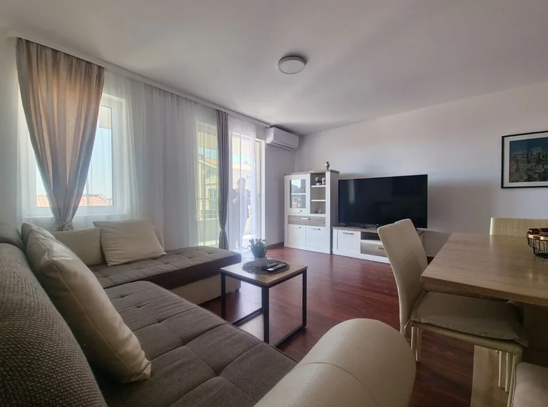 2 bedroom apartment 93 m² in Petrovac, Montenegro