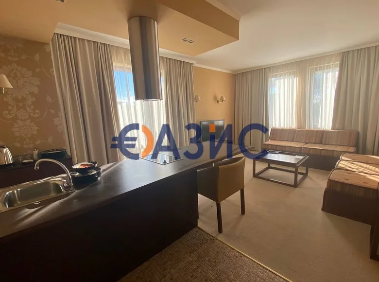 Квартира 2 комнаты 78 м² Несебр, Болгария