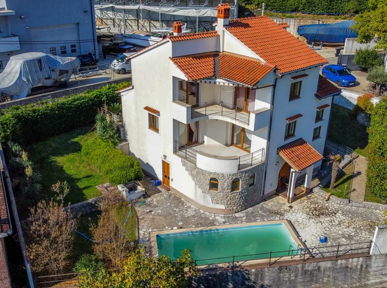 2 bedroom Villa 120 m² Grad Opatija, Croatia