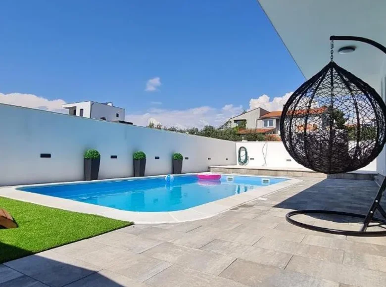 4 bedroom Villa 150 m² Grad Vodice, Croatia