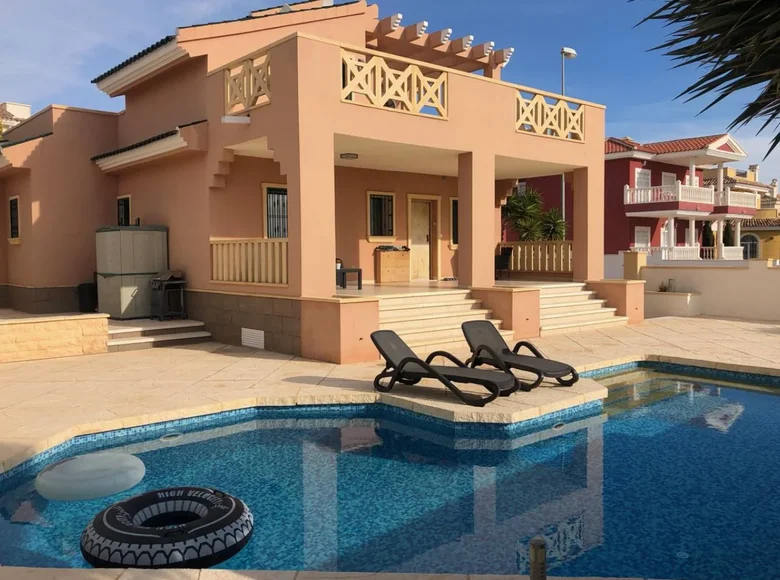 4-Schlafzimmer-Villa 190 m² Urbanizacion Dona Pepa, Spanien