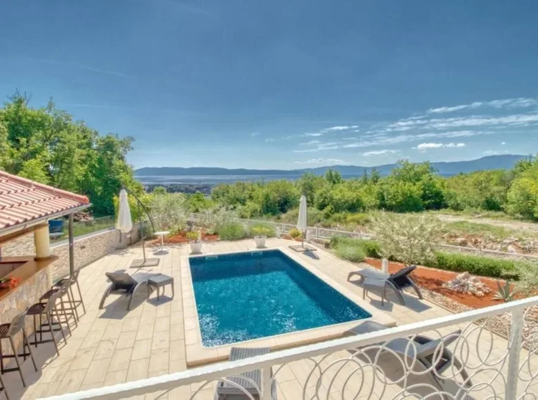 4 bedroom Villa 260 m² Omisalj, Croatia