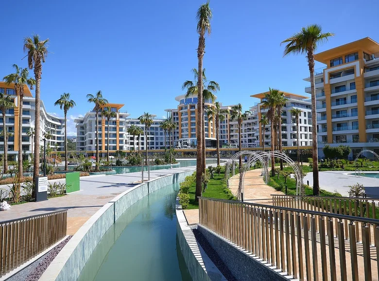 3 bedroom apartment 178 m² Muratpasa, Turkey