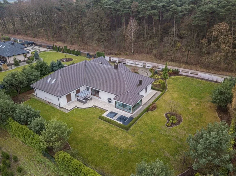 Дом 8 спален 620 м² Kicin, Польша