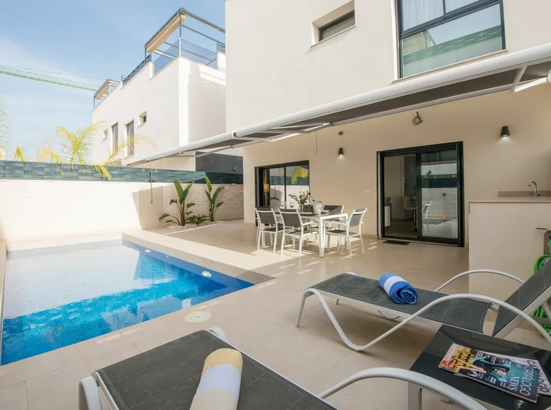3-Schlafzimmer-Villa 108 m² Benijofar, Spanien