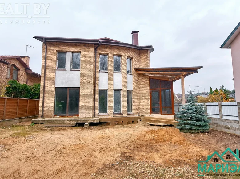House 500 m² Minsk, Belarus