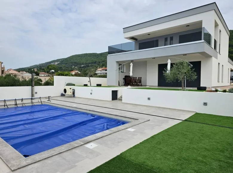 4 bedroom Villa 225 m² Opcina Karlobag, Croatia
