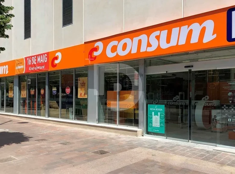 Shop 1 971 m² in Barcelona, Spain