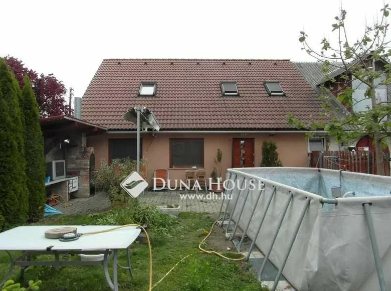 Maison 74 m² Komarom, Hongrie