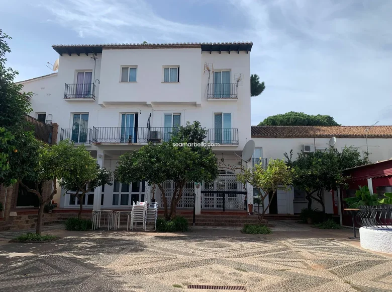 Commercial property  in Artola, Spain