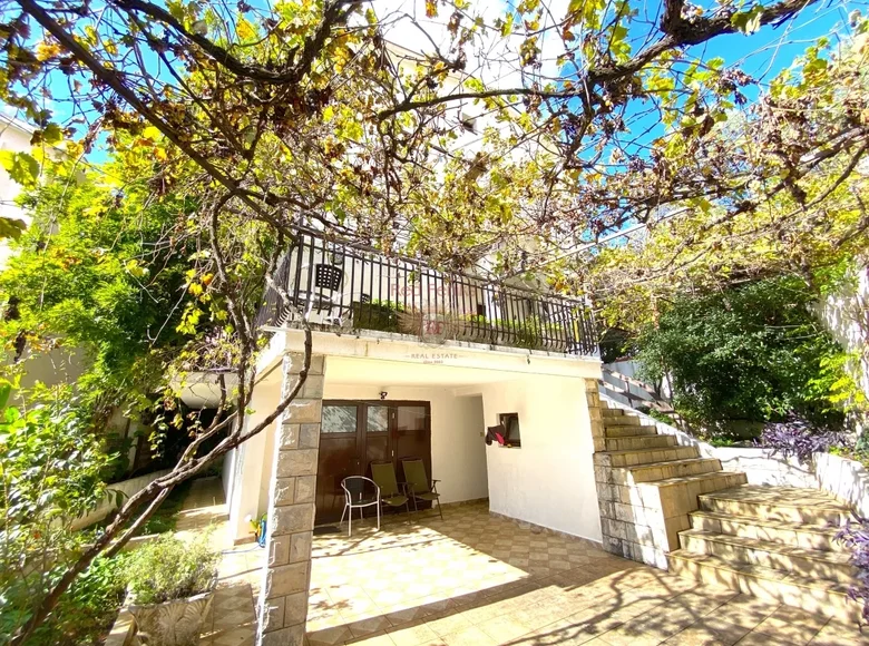 Haus 6 zimmer 274 m² Budva, Montenegro