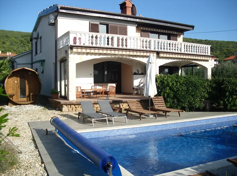 5 bedroom villa 250 m² Omisalj, Croatia