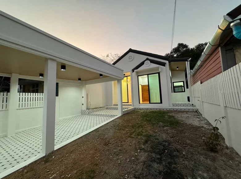 Таунхаус 2 спальни  Си Сунтон, Таиланд