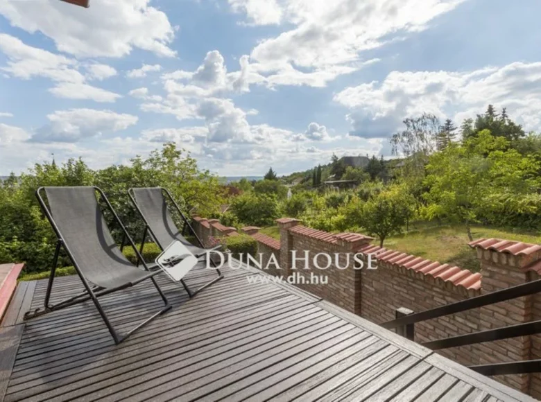 House 2 bathrooms 250 m² in Central Hungary, All countries