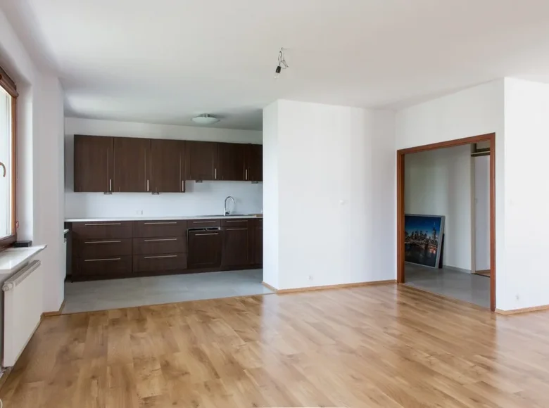 Mieszkanie 4 pokoi 122 m² Warszawa, Polska